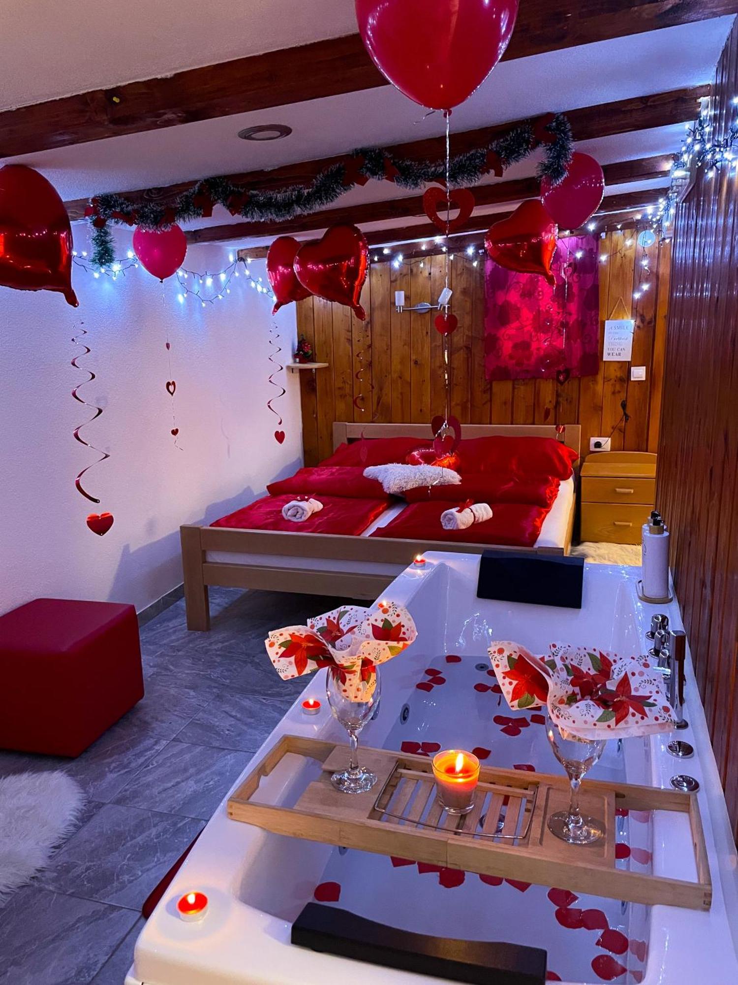 Home La Sierra With Jacuzzi Кореница Екстер'єр фото